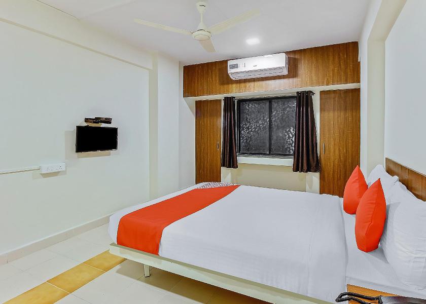 Maharashtra Pune Classic Room