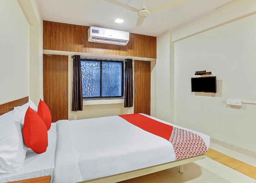 Maharashtra Pune Classic Room
