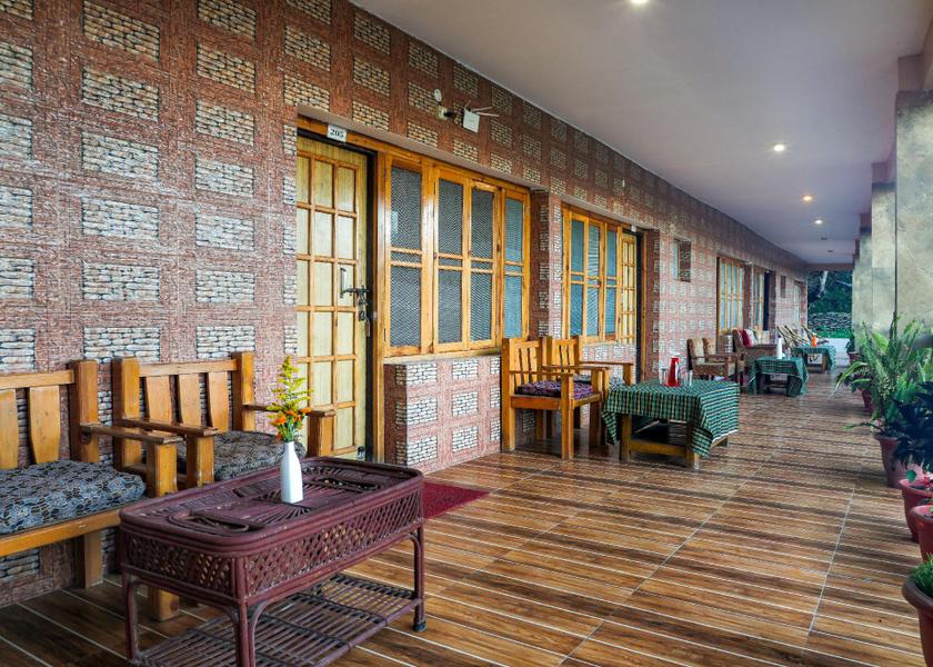 Uttarakhand Kausani lobby