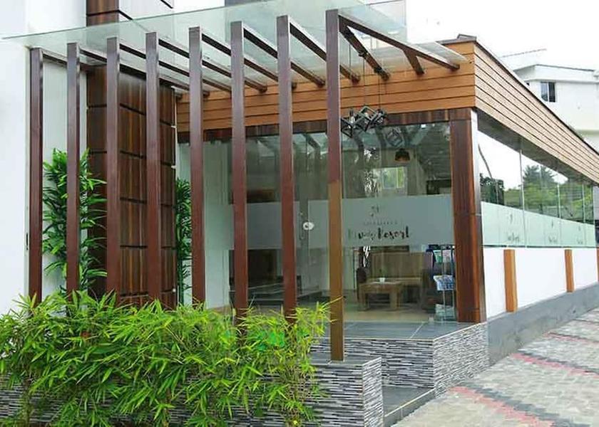 Kerala Chalakudy Entrance