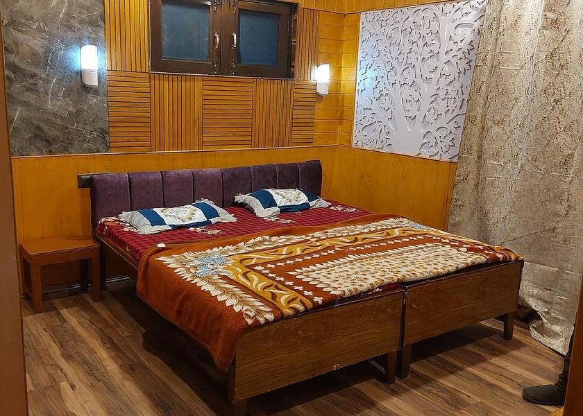 Jammu and Kashmir Srinagar Deluxe Room