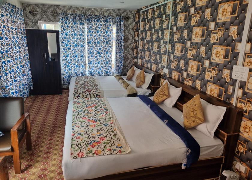 Jammu and Kashmir Pahalgam Family Room with 2 Double Beds
