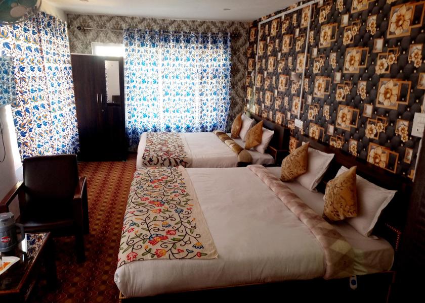 Jammu and Kashmir Pahalgam Family Room with 2 Double Beds