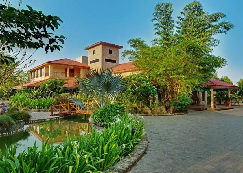 Gujarat Sasan Gir Hotel Exterior