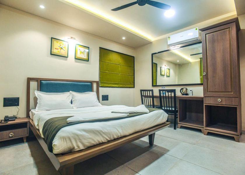 Maharashtra Satara Executive Room
