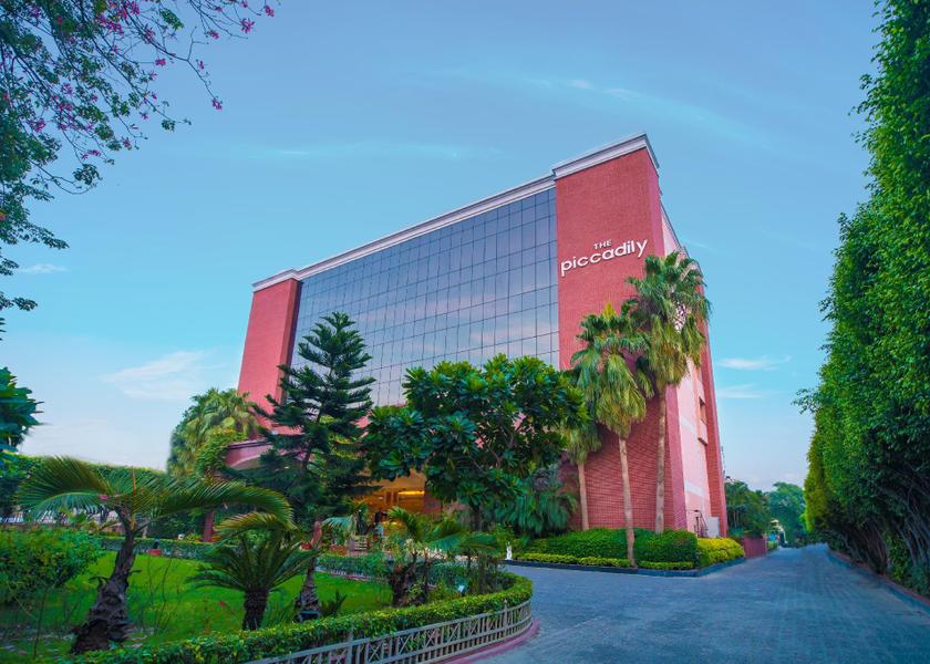 Uttar Pradesh Lucknow Hotel Exterior