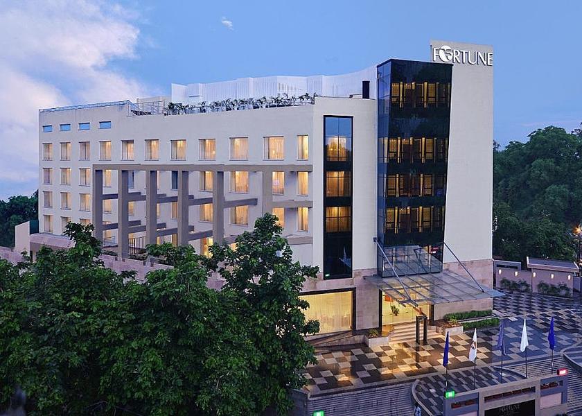Uttar Pradesh Lucknow Hotel Exterior