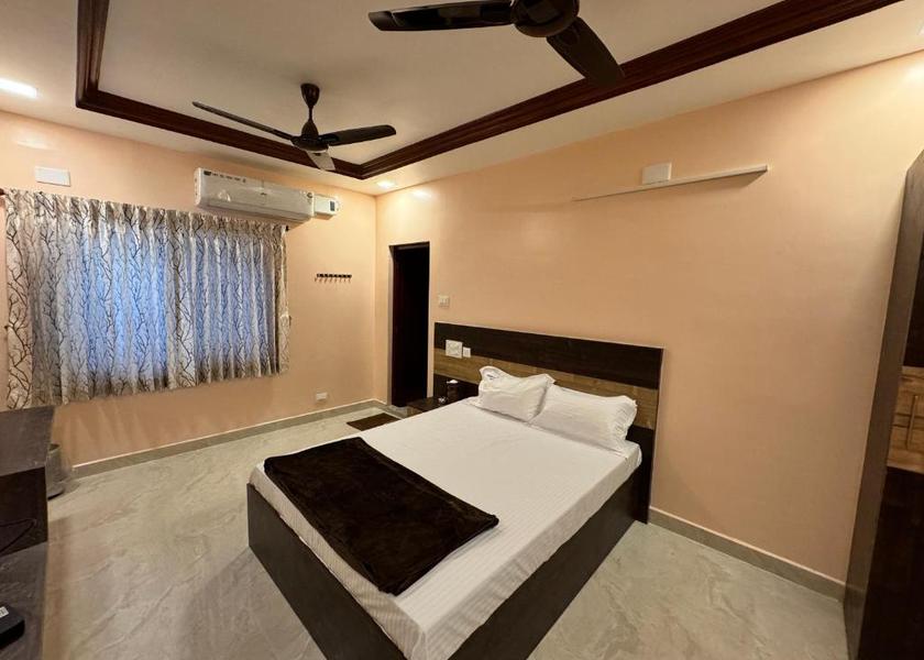 Tamil Nadu Bhavani Deluxe Double Room (2 Adults + 1 Child)