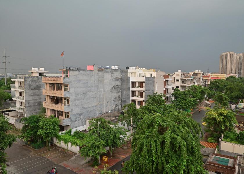Uttar Pradesh Noida surrounding environment