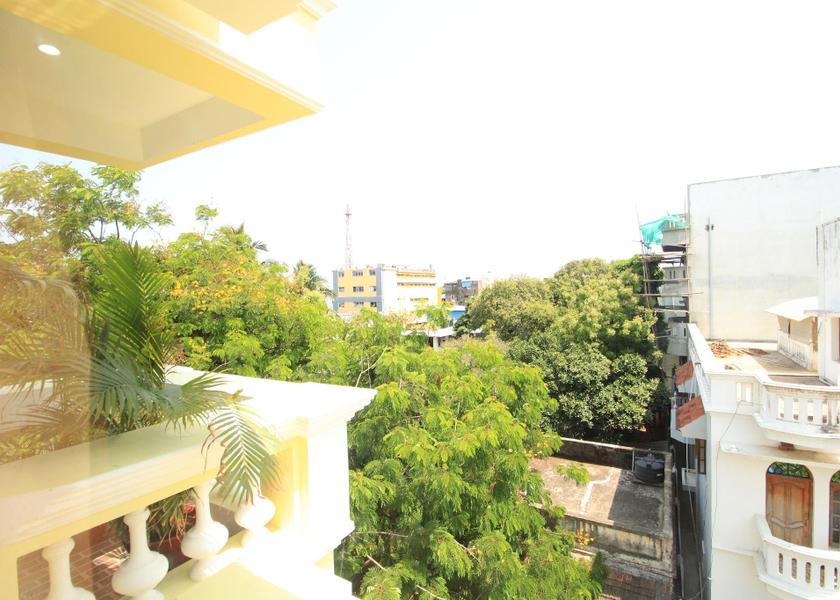 Pondicherry Pondicherry balcony/terrace