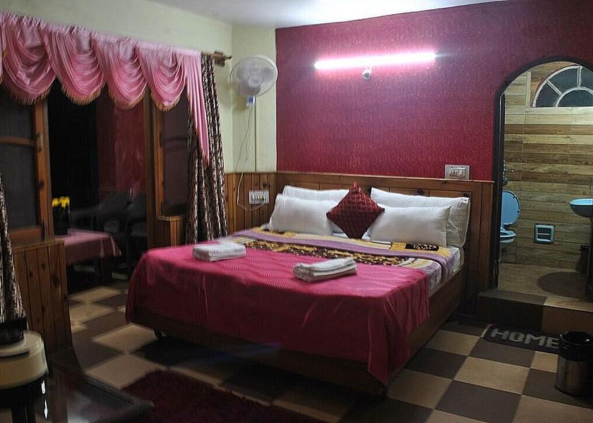 Himachal Pradesh Dharamshala Deluxe Room