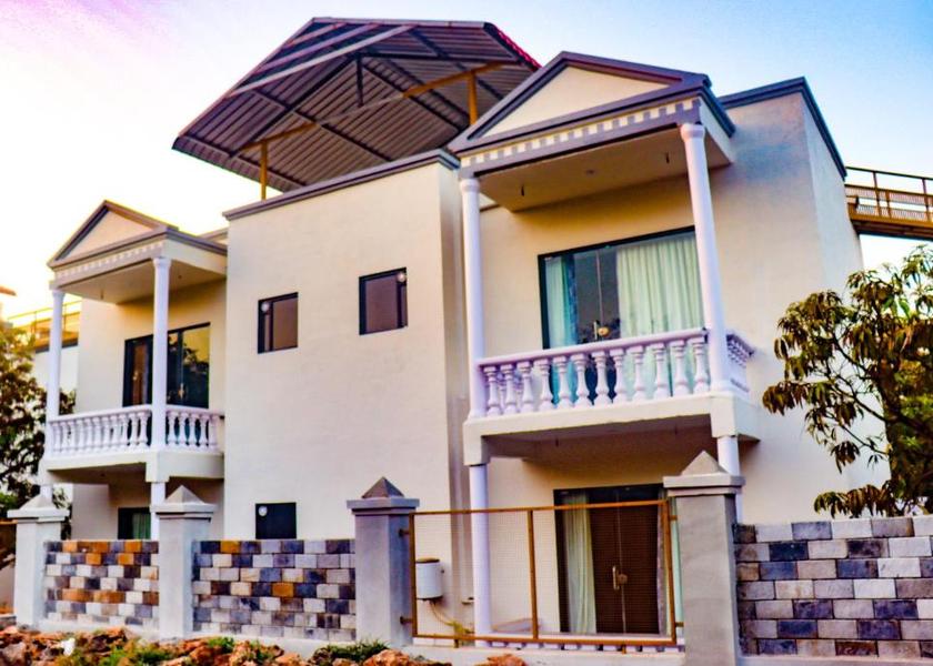 Gujarat Sasan Gir Hotel Exterior