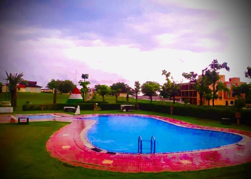 Rajasthan Neemrana Pool