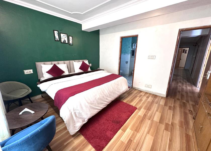 Himachal Pradesh Shimla King Bed with Balcony