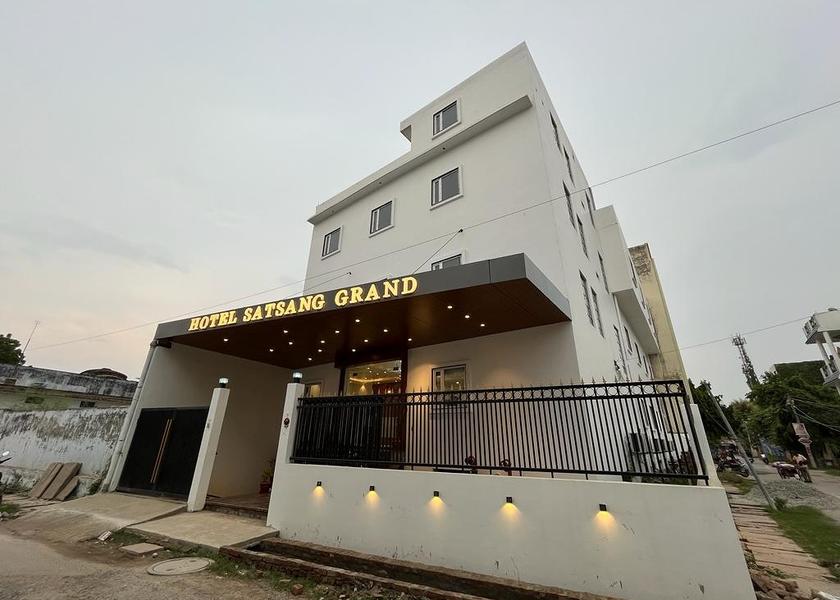 Uttar Pradesh Varanasi Hotel Exterior