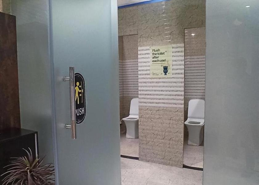 Uttar Pradesh Vrindavan bathroom