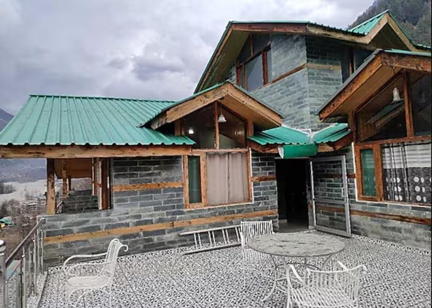 Himachal Pradesh Manali Hotel Exterior