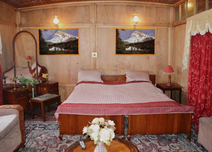 Jammu and Kashmir Srinagar Deluxe Rooms 