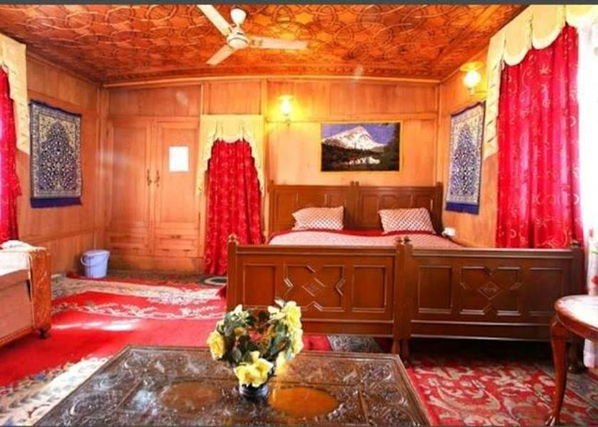 Jammu and Kashmir Srinagar Deluxe Rooms 