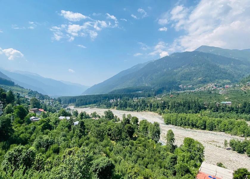 Himachal Pradesh Manali Hotel Exterior