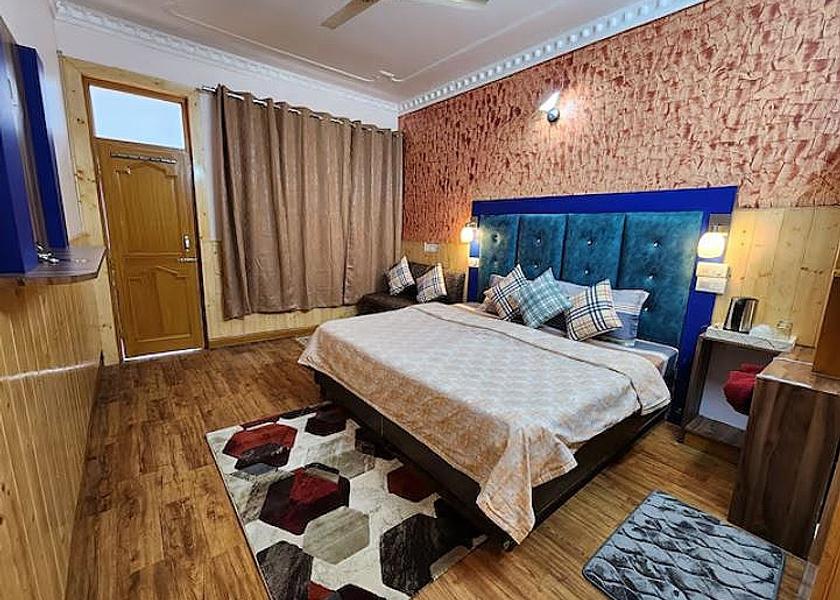 Himachal Pradesh Dharamshala Superior Room with Kitchenette