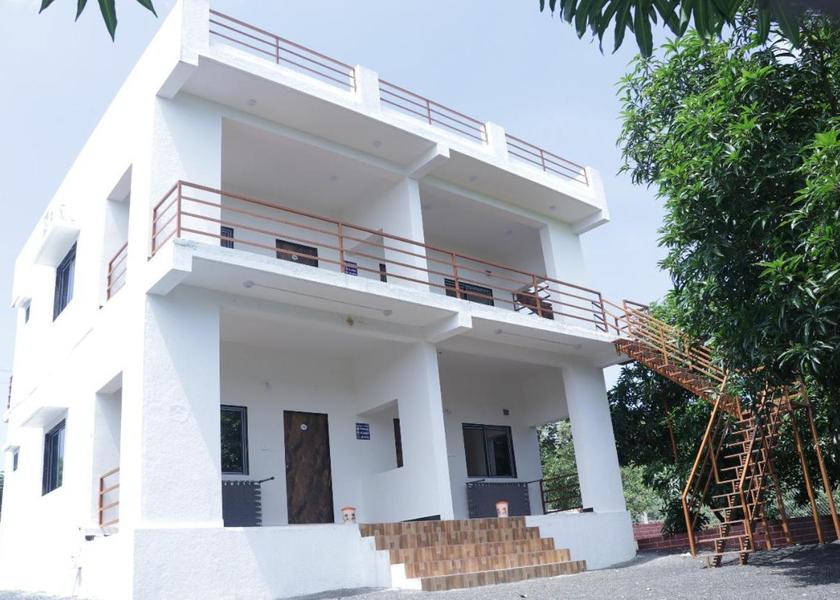 Gujarat Sasan Gir Hotel Exterior