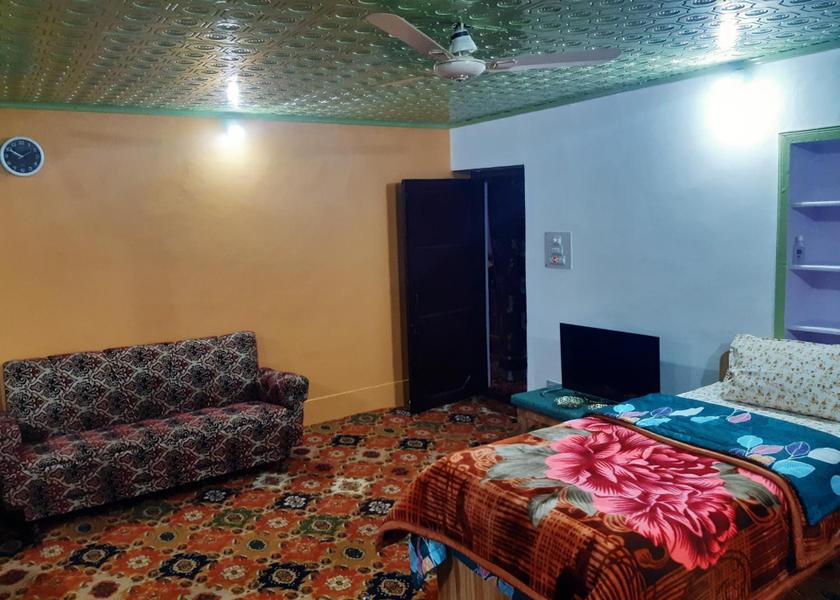 Jammu and Kashmir Srinagar Standard Room