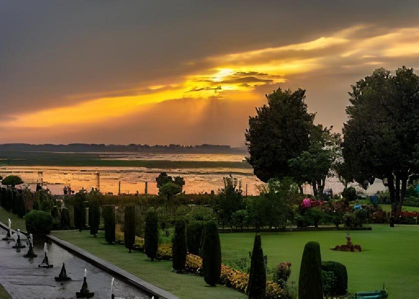 Jammu and Kashmir Srinagar Hotel View