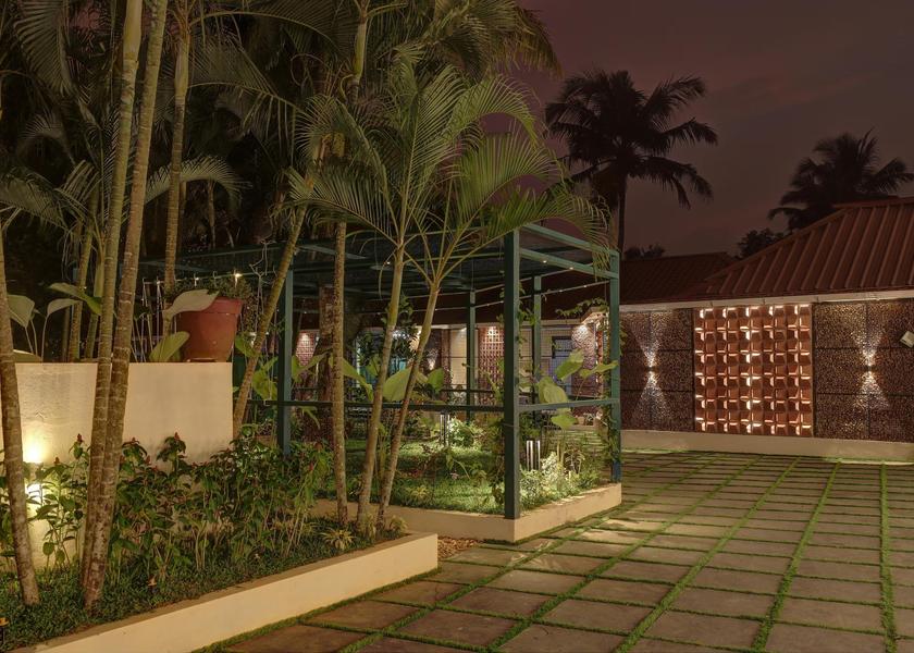 Kerala Kumarakom Pool
