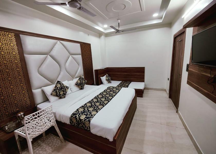 Uttar Pradesh Aligarh Executive Triple Bed Room