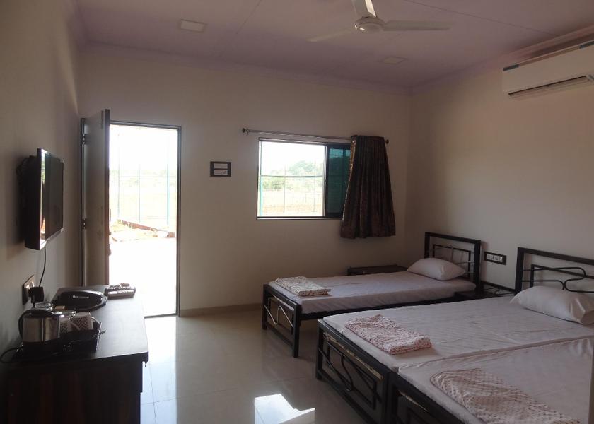 Maharashtra Dapoli Room