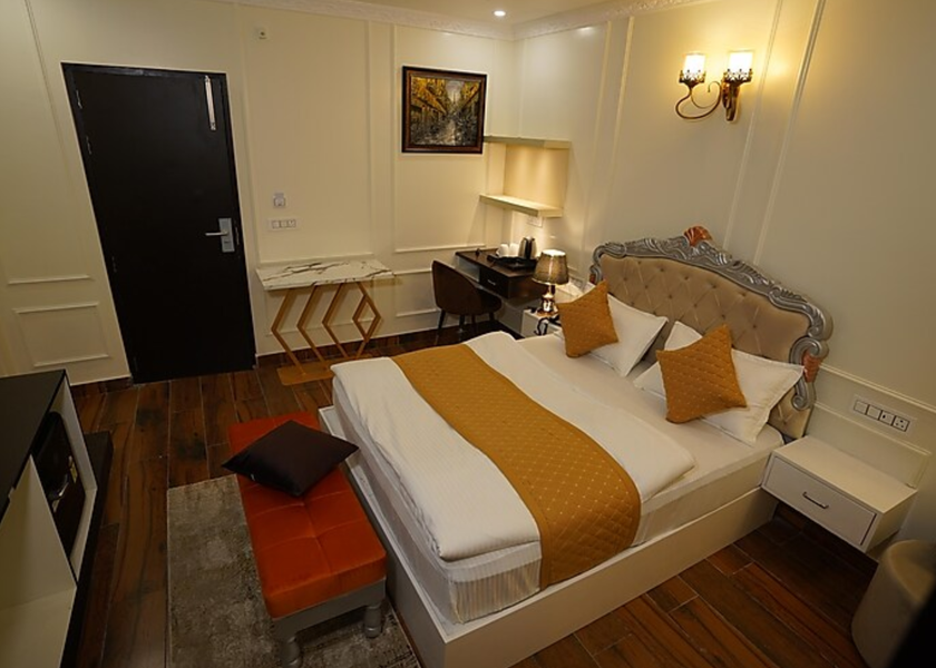 Uttarakhand Haldwani Luxury Room