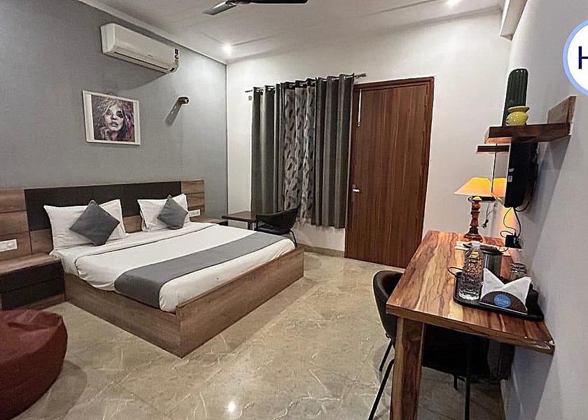Delhi Delhi King Room
