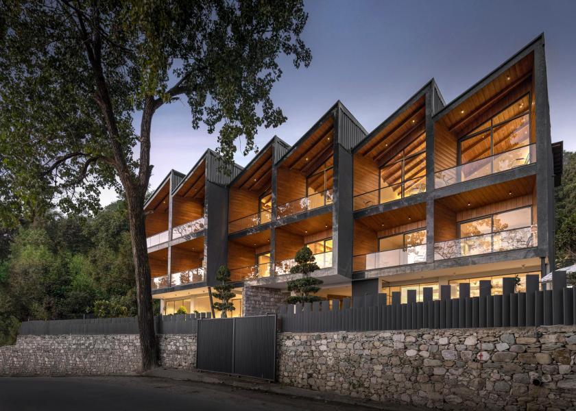 Uttarakhand Bhimtal Hotel Exterior