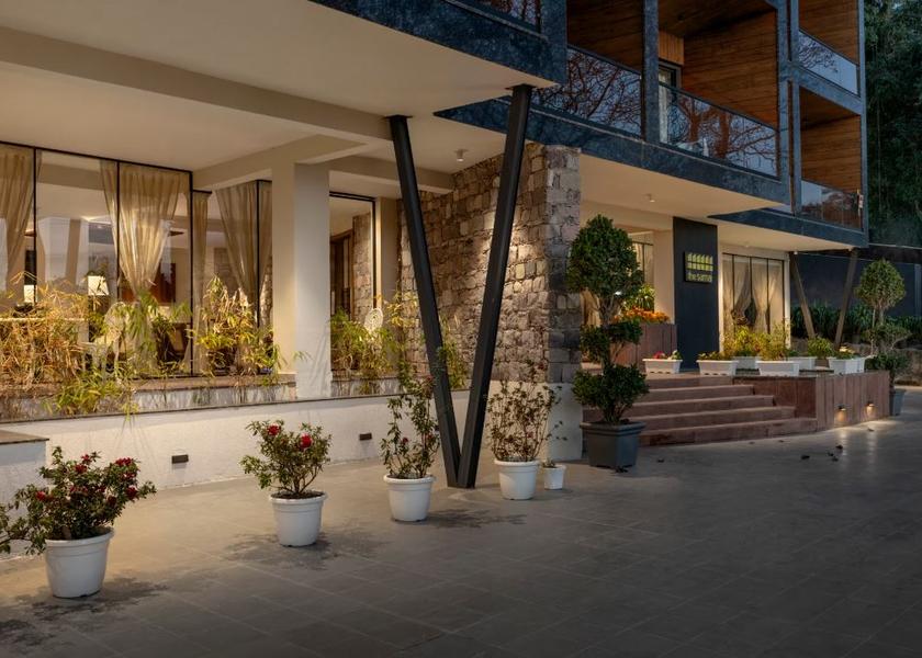 Uttarakhand Bhimtal Hotel Exterior