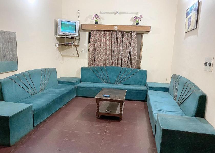Madhya Pradesh Datia Shared lounge/TV area