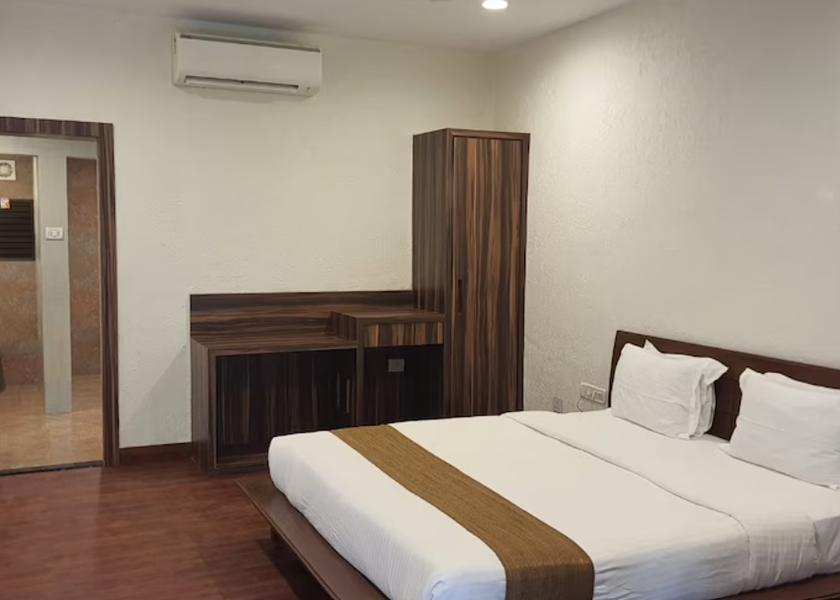 Maharashtra Matheran Super Deluxe Room
