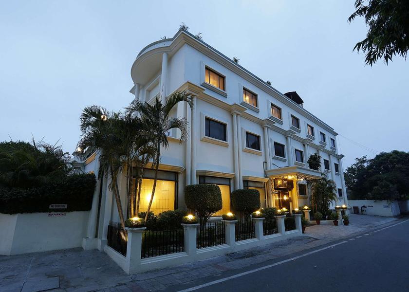 Uttar Pradesh Lucknow exterior view