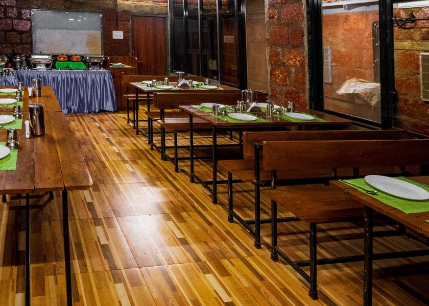 Maharashtra Karjat Food and beverages
