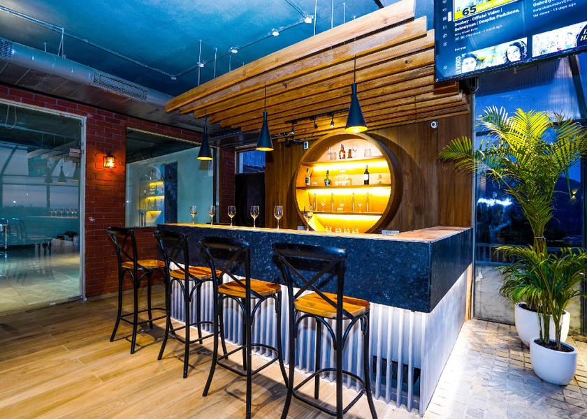Himachal Pradesh Parwanoo Bar/lounge