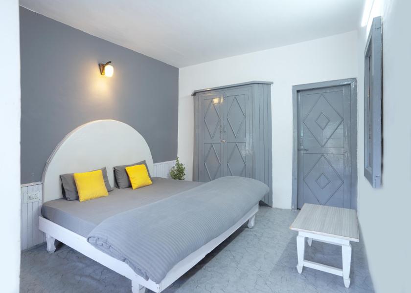 Himachal Pradesh Manali Bed in 6-Bed Mixed Dormitory Room