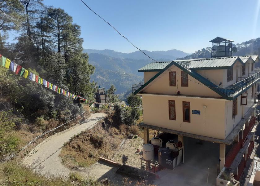 Himachal Pradesh Shimla Apartment with Balcony and Kitchen