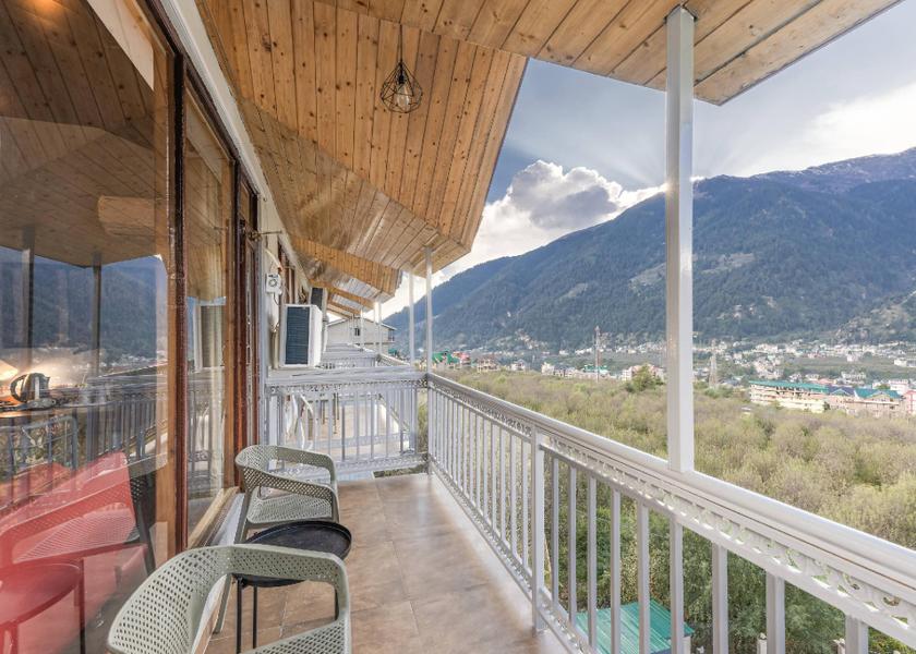 Himachal Pradesh Manali Superior King Room