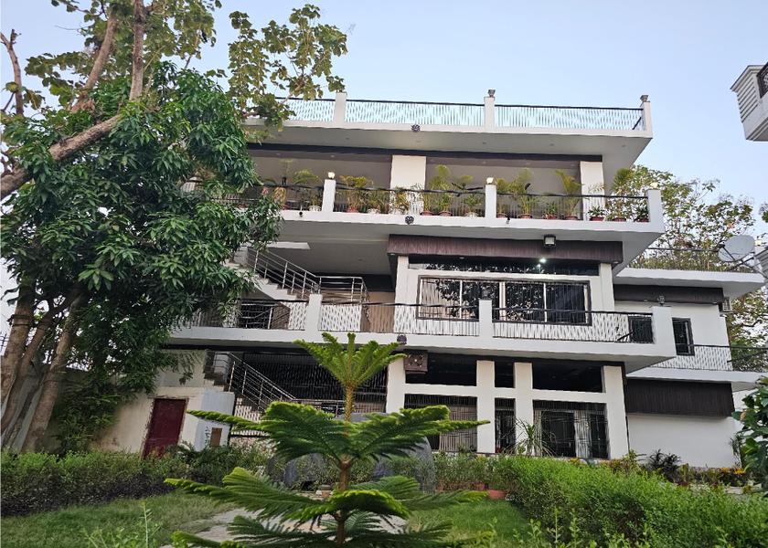 Uttar Pradesh Varanasi public areas