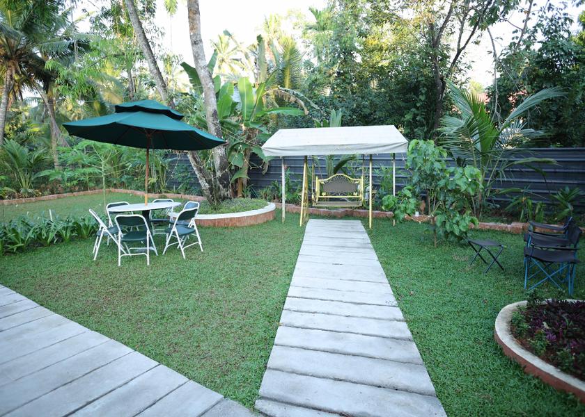 Kerala Kumarakom Pool