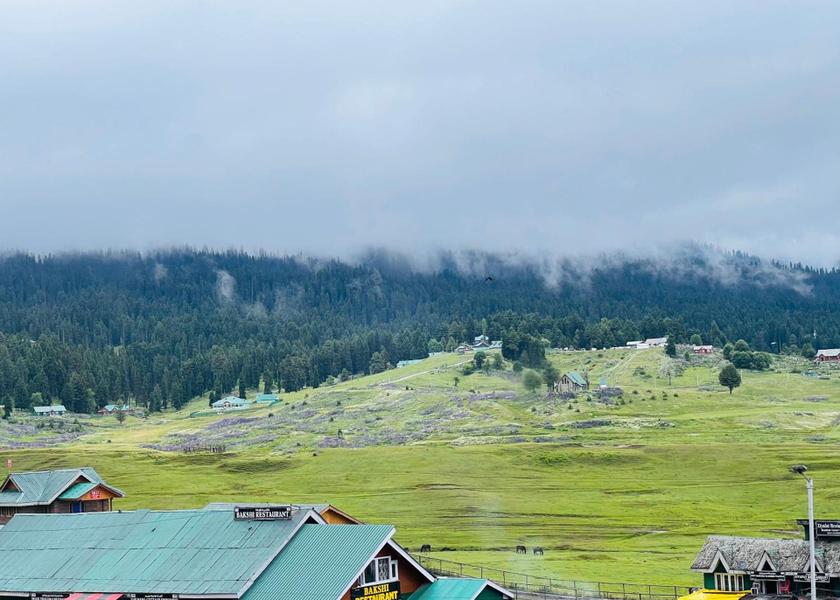 Jammu and Kashmir Gulmarg view