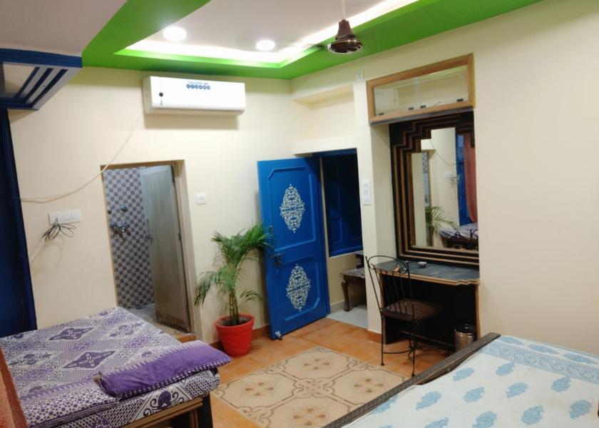 Rajasthan Jodhpur Female Dormitory with Shared Bathroom