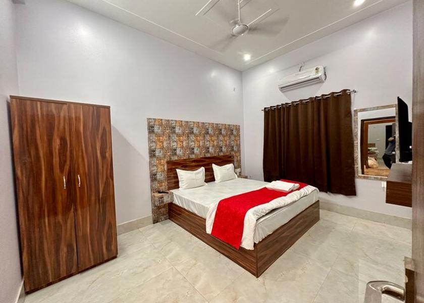 Uttar Pradesh Ayodhya Deluxe Room