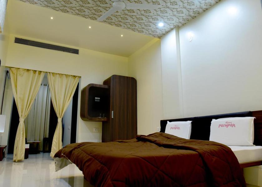 Maharashtra Satara Deluxe Double Room
