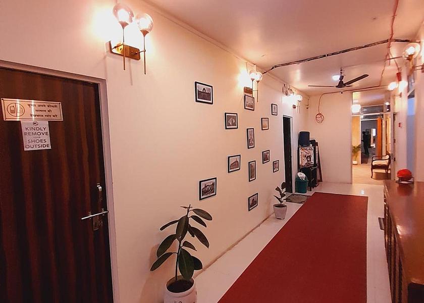 Delhi Delhi lobby